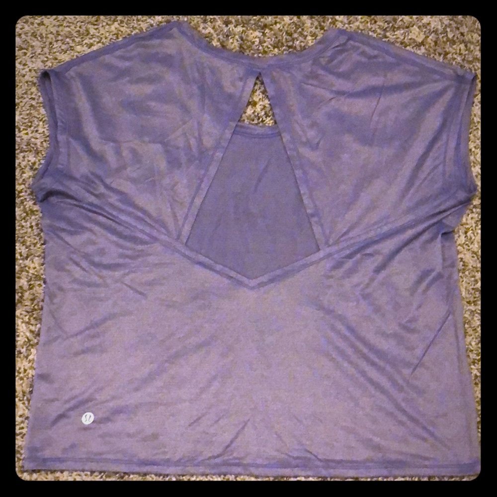 EUC Lululemon top SZ 8